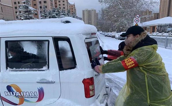 產投人擔當作為助力社區(qū)防疫