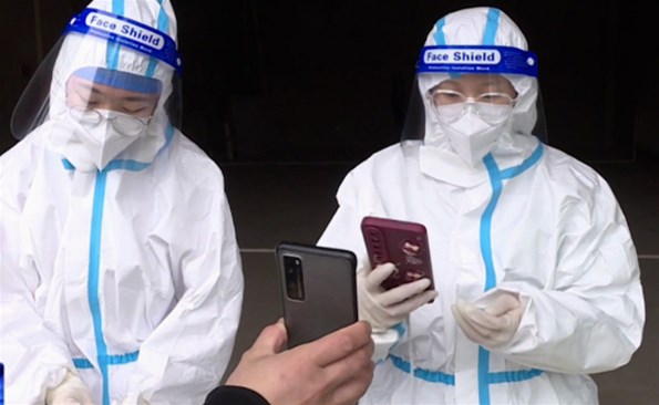 【好消息】持“一卡一碼”也可完成核酸登記和出入登記“反向掃碼”啦！